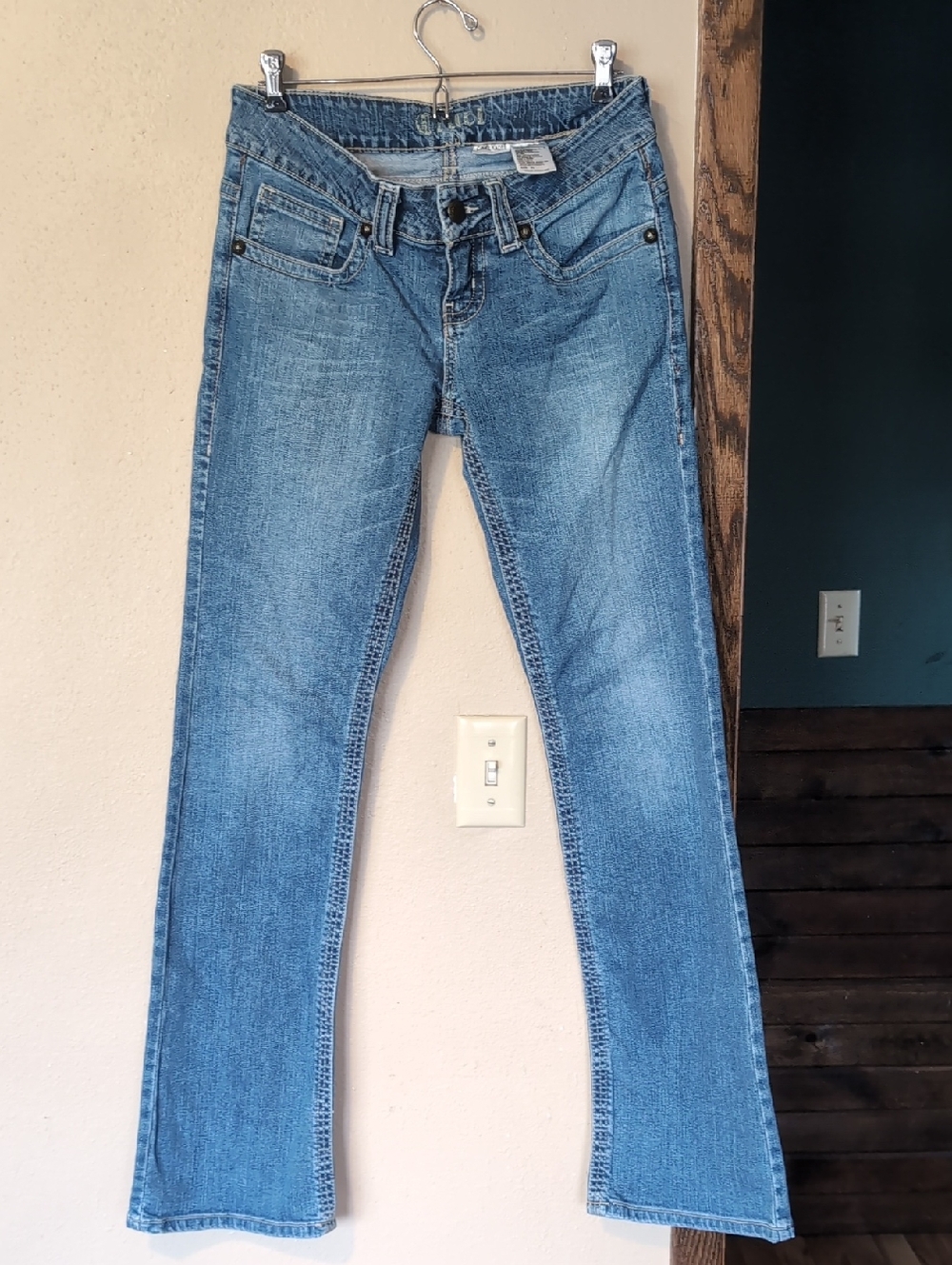 Cruel Kadee Low-rise Boot-Cut Jeans - Picture 3 of 3